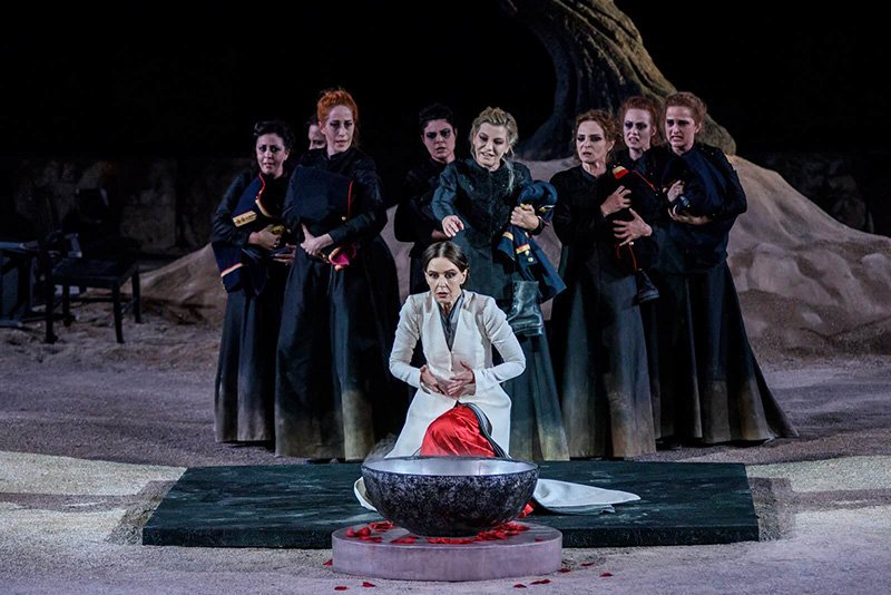Las suplicantes (de Eurípides). Teatro<br />
Nacional de Grecia. Dirigida por Stathis Livathinos (N-t.gr).