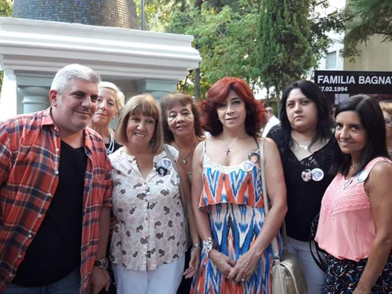 Matías Bagnato, Marta Canillas, Isabel Yaconis, Elvira Torres, Silvia Irigaray, Silvia Fredes y Viviam Perrone, de la Asociación Civil Madres del Dolor (2017).