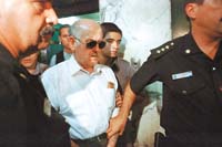 La yemení Tawakul Karman con las liberianas Leymah Gbowee y Ellen Johnson-Sirleaf durante la recepción del Premio Nobel de la Paz 2011.