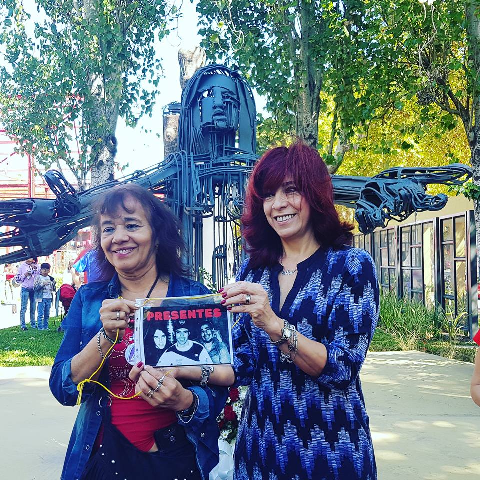 Un grupo de Madres del Dolor de Santiago del Estero (La Verdad, 20/10/2000).