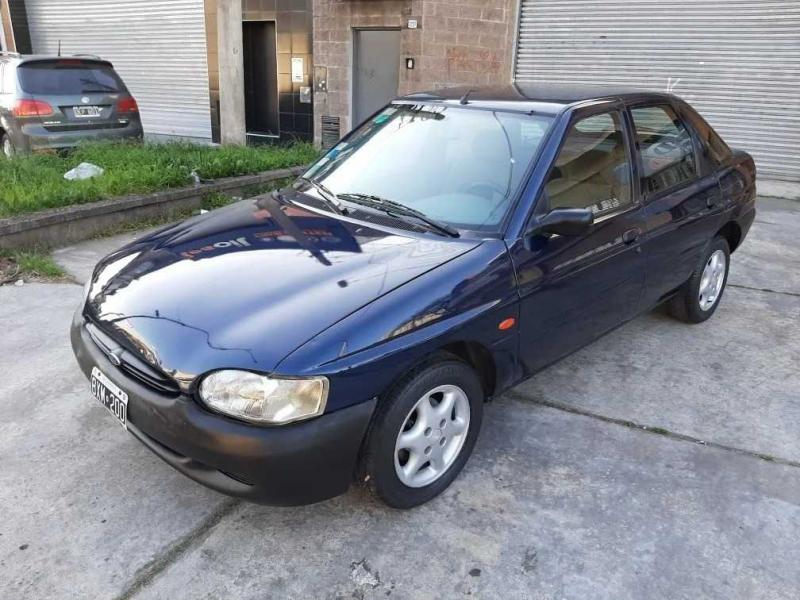 Un grupo de Madres del Dolor de Santiago del Estero (La Verdad, 20/10/2000).