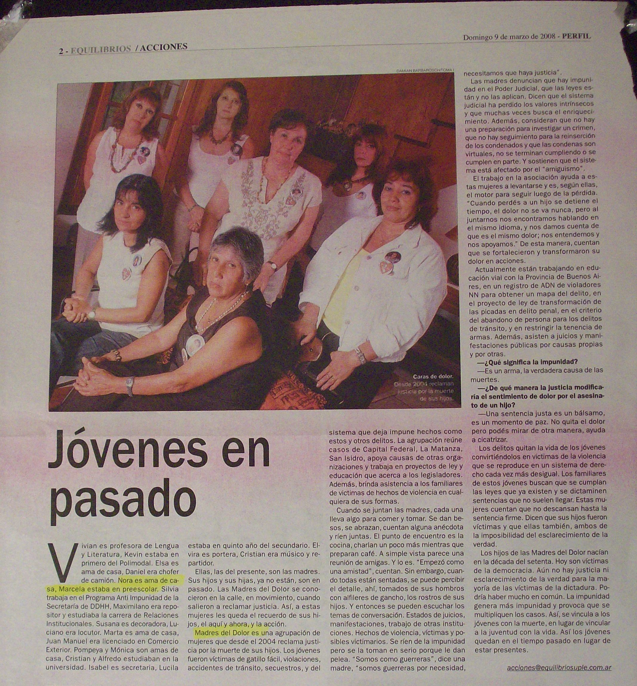 Un grupo de Madres del Dolor de Santiago del Estero (La Verdad, 20/10/2000).